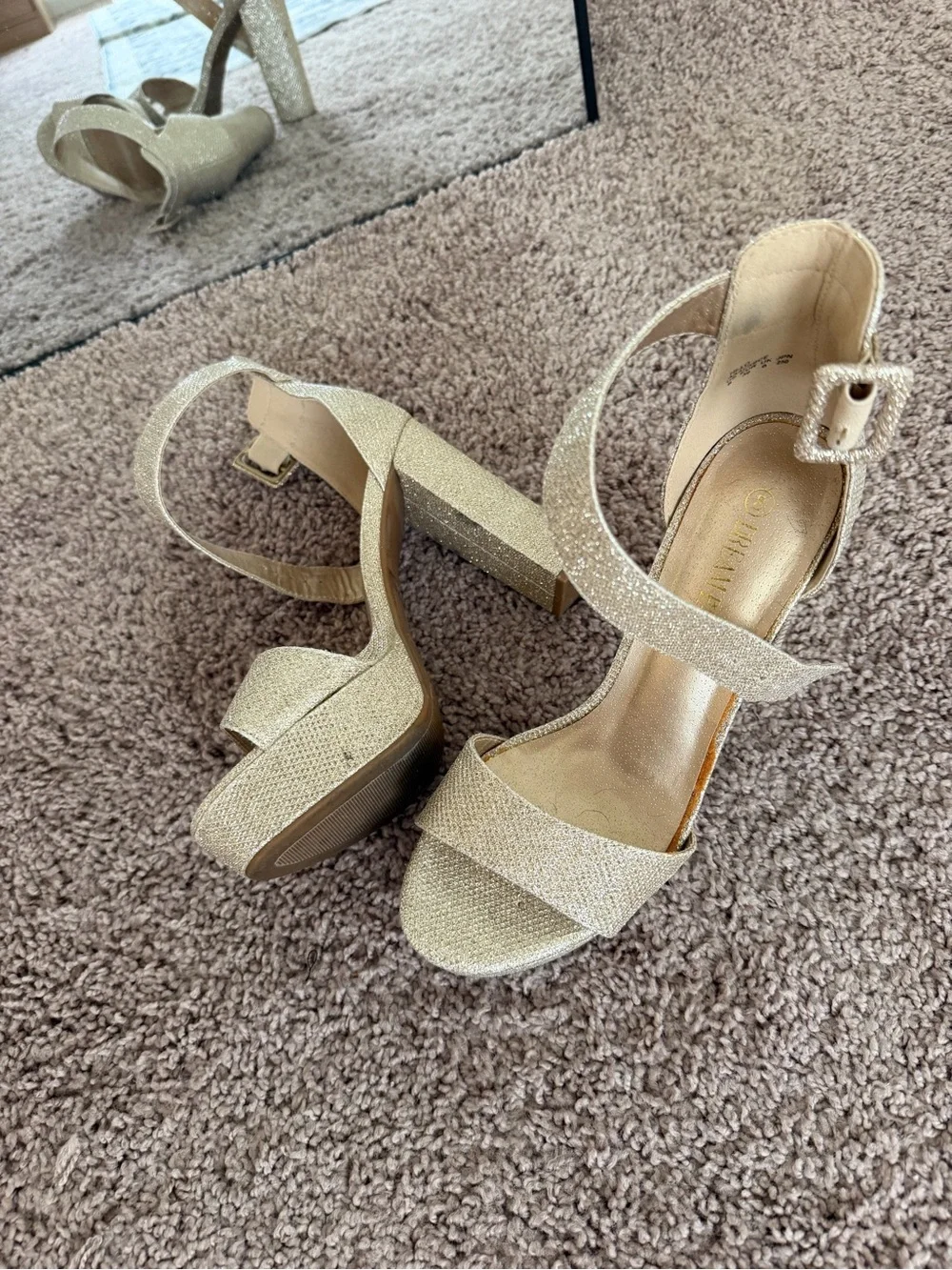 Dream Pairs sparkling platform